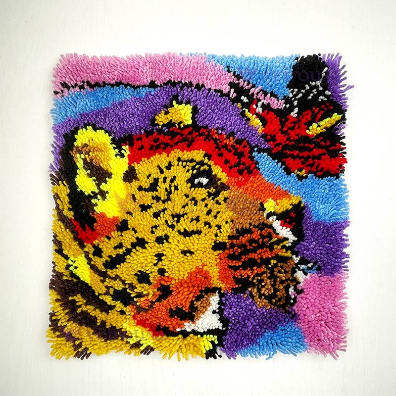 Leopard & Butterfly Encounter Latch Hook Pillow Kit