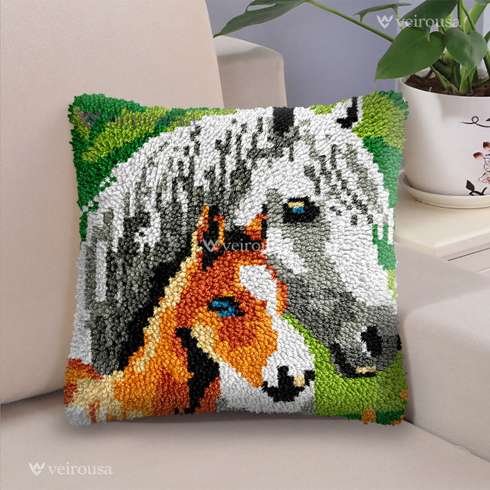 Veirousa Horse Family Latch Hook Pillow Kit
