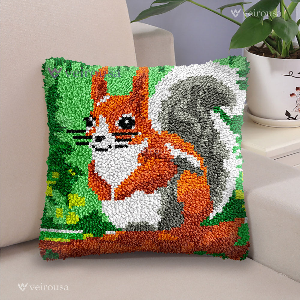 Veirousa Squirrel Latch Hook Pillow Kit
